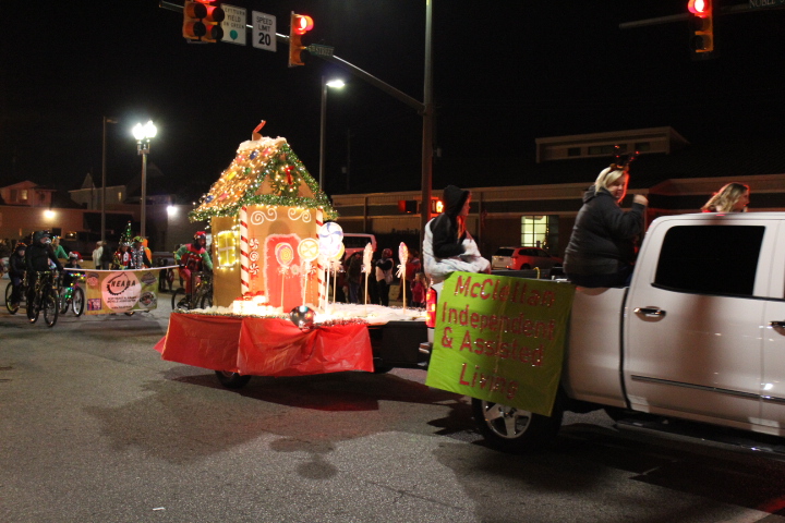Pictures And Video From The 2018 Anniston Alabama Christmas Parade ...