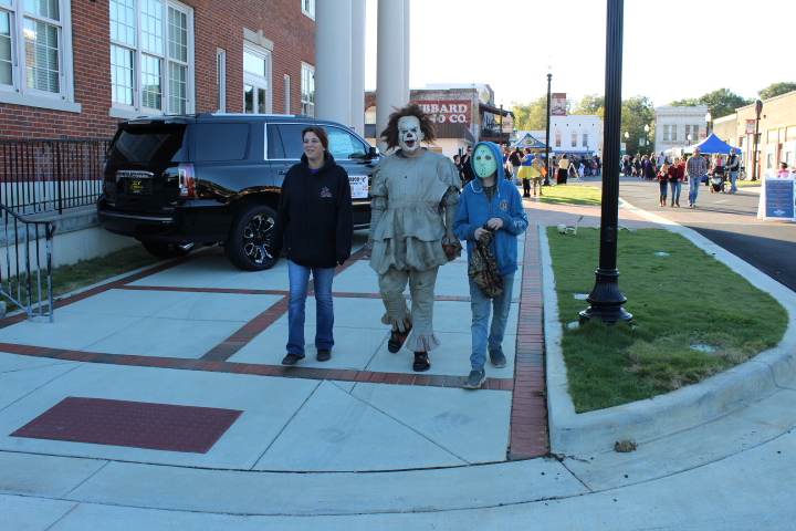 See Pictures From Trick Or Treat On Main Street 2019 - Geek Alabama