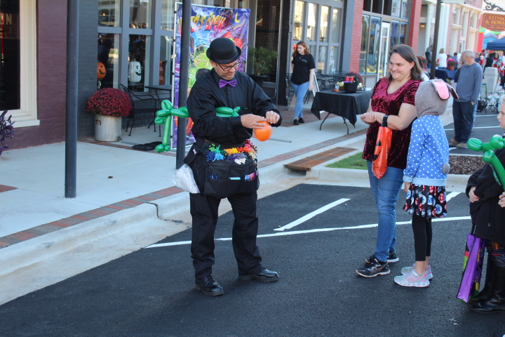 See Pictures From Trick Or Treat On Main Street 2019 - Geek Alabama