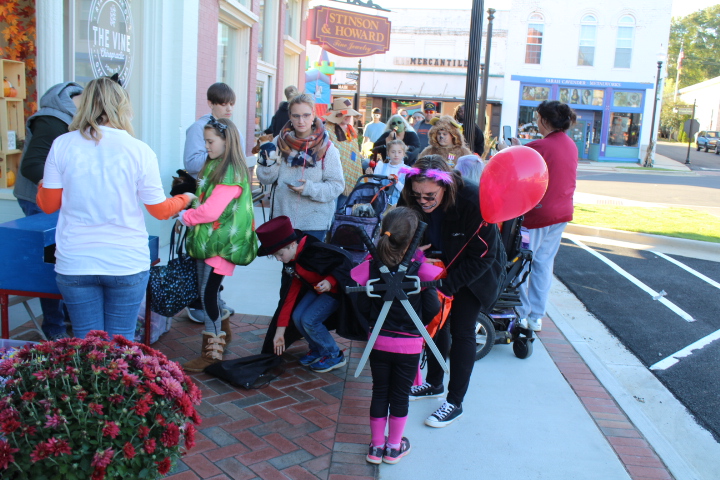 See Pictures From Trick Or Treat On Main Street 2019 - Geek Alabama