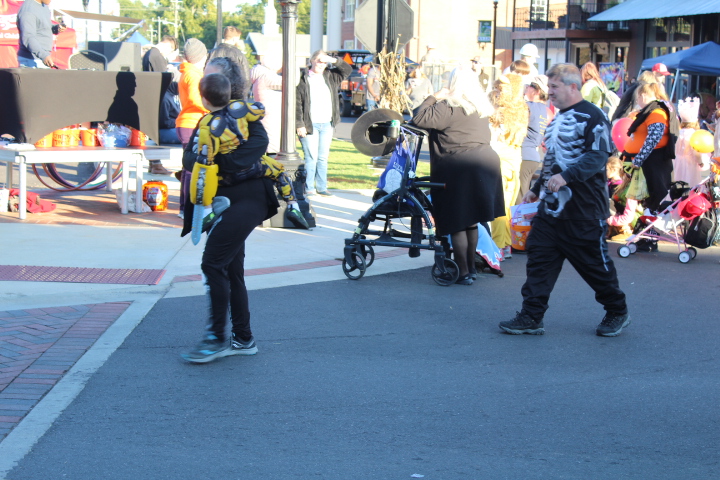 See Pictures From Trick Or Treat On Main Street 2019 - Geek Alabama