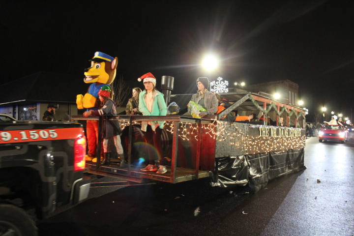 Pictures And Video From The 2019 Oxford Alabama Christmas Parade - Geek ...